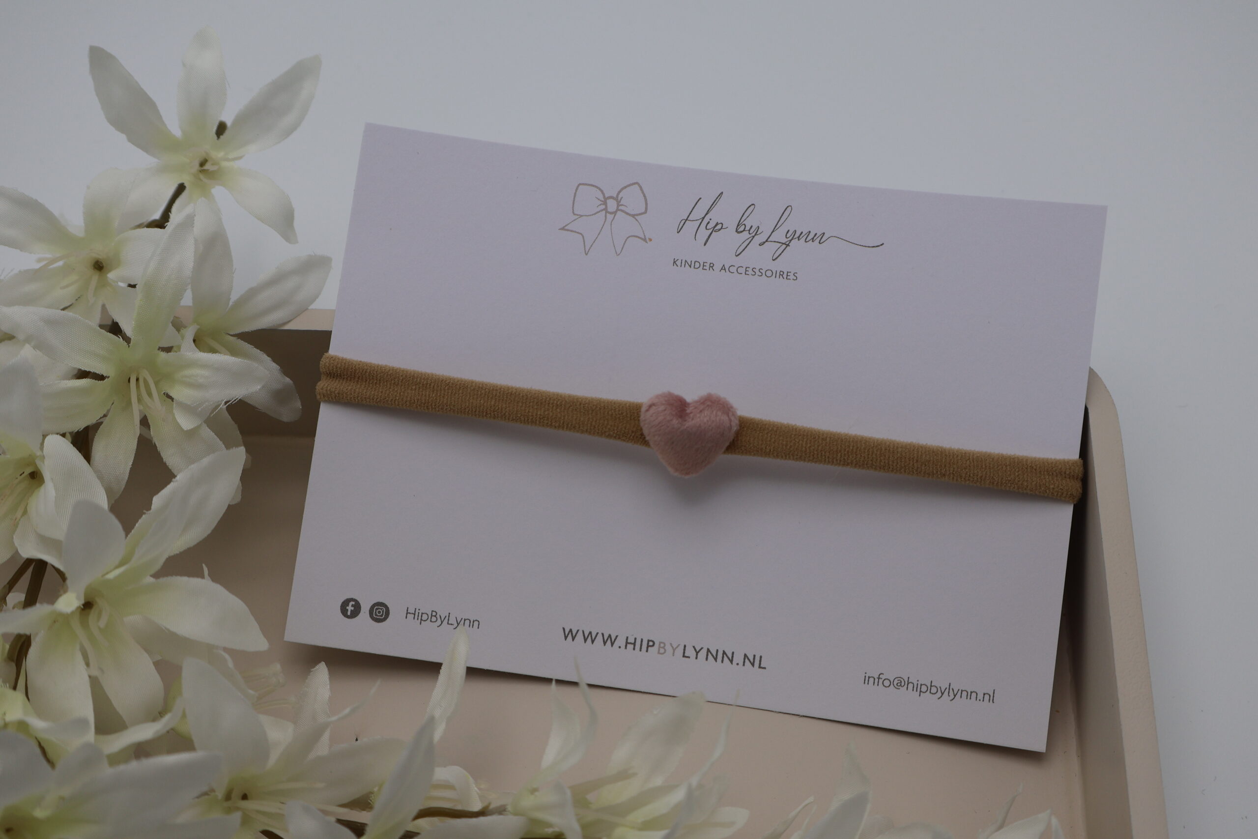 haarband licht roze hart baby meisje zacht comfortabel haaraccessoire hartje roze